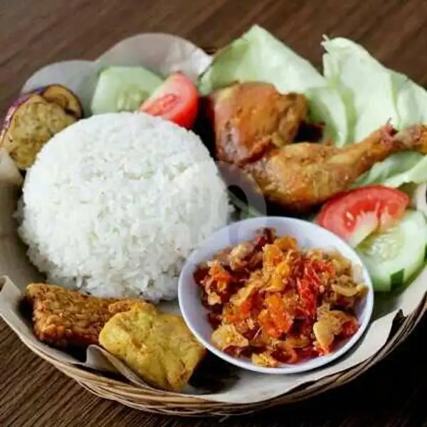 Lalapan Ayam Komplit | Indo Kuliner 029 Seafood,  Tukad Yeh Aya