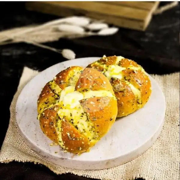 Cream Cheese Garlic Bread | Sunrise Kopi & Desert
