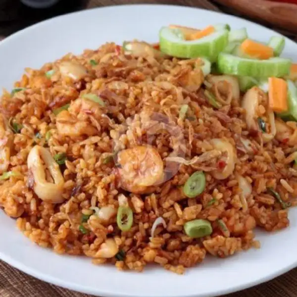 nasi goreng seafood + sambal / free esteh | warung pojok mogan