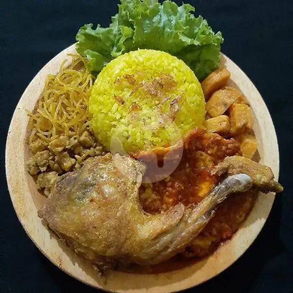 Naskun Kuah Kari Ceplok Balado + Ayam Goreng | Nasi Kuning Kuah RHM, Cisitu Indah