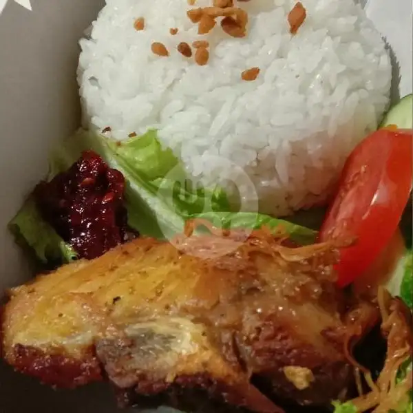 Nasi Paha Atas Ayam Goreng GRATIS Es Teh Manis + Tahu + Tempe | Ayam Goreng Ungkep, Turangga