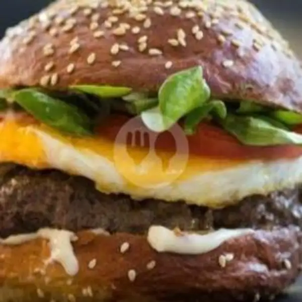 Burger Black Pepper+Telur Mata Sapi | TEA AQUILA, FAJAR INDAH