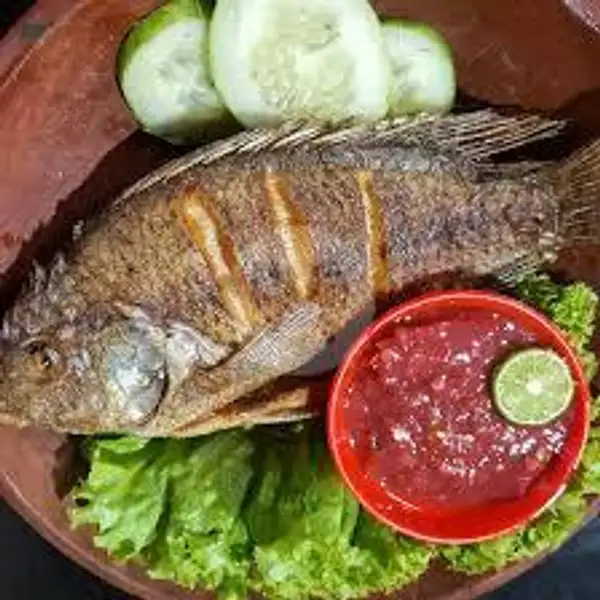 Ikan Goreng Tanpa Nasi | Nasi Ayam Betutu Bu Agus, Denpasar