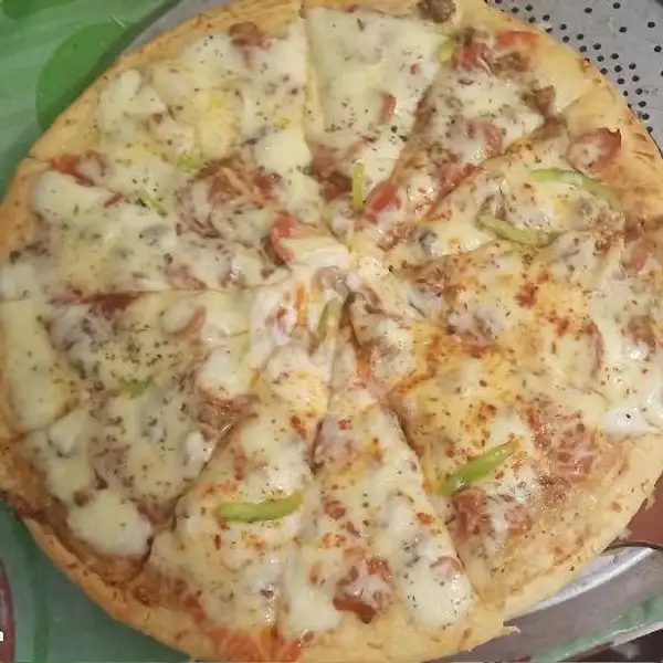 Pizza Sapi Lada Hitam Small 6potong Keju Mozarella | Pizza Indi, Temu Putih