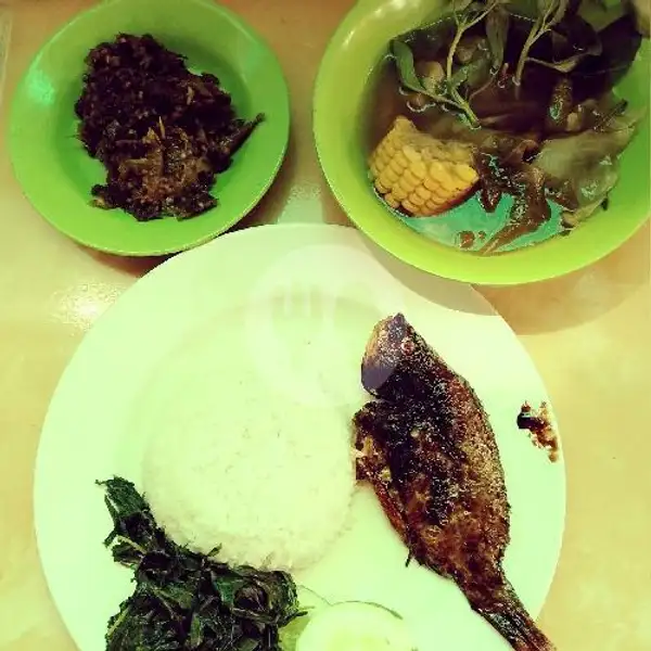 Nila Bakar Madu Cianjur + Es Teh | Rumah Makan Begadang, MP Prabu Mangkunegara