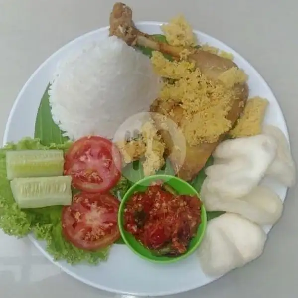 Nasi Ayam Goreng Kremes | Kampung Kecil, Lampung