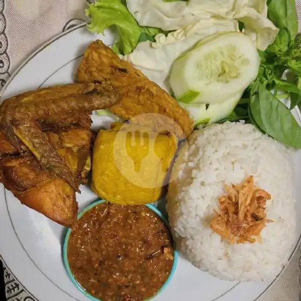 Paket 2 Ayam Goreng + Nutrisari | Pecel Lele Siwong, Eyckman