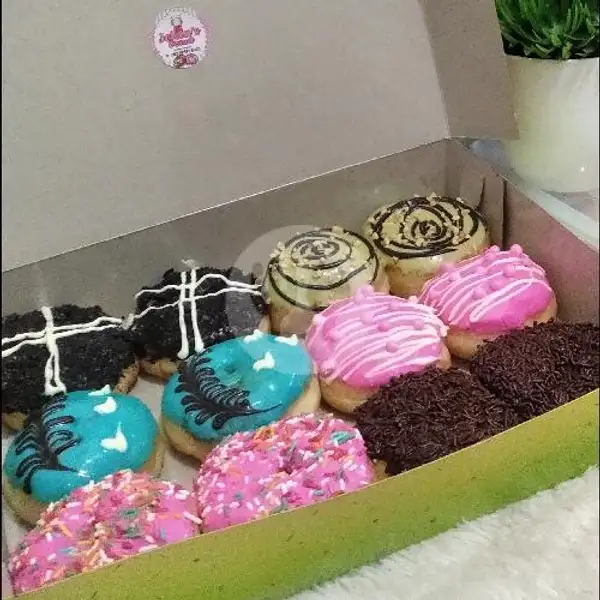 Donat Isi 12/15 (Random 1) | Jelita's Donut & Cake, Kembangan
