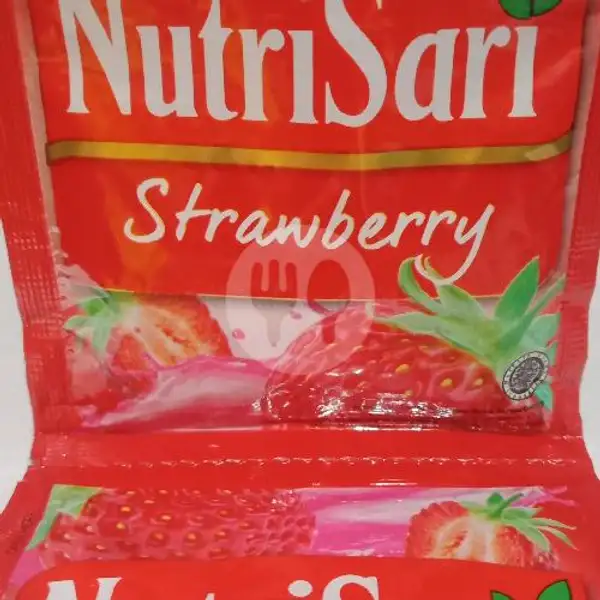 Es Nutrisari Strawberry | Jus Buah Segar Dan Salad Buah Warung D'Kajul, Cibuntu Selatan
