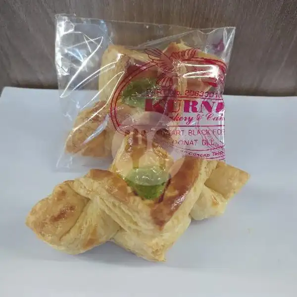 Pastry Apple Diamond | Kurnia Bakery & Cake, Cilacap Tengah
