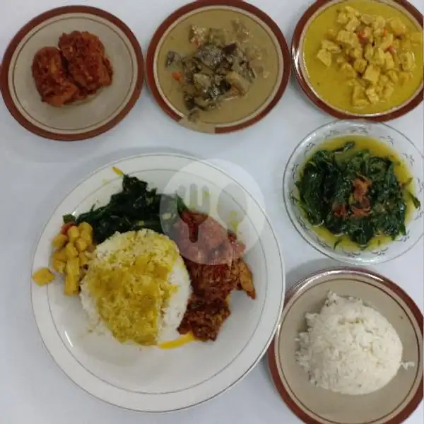 Nasi Campur Bumbu Rujak Ayam | Nets Kuliner, Masakan Padang Pedas, Sidakarya