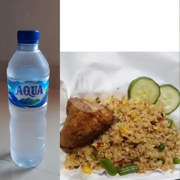 Paket AQUA Nasi Goreng Ayam Krispi + Aqua | DAPOER NANG'YA