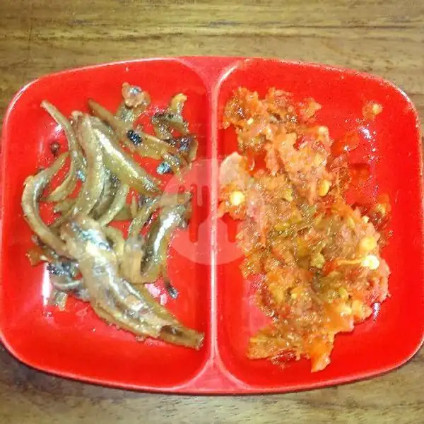 Ikan teri dan sambal | Bubur Manado Nelly Sapa's, Pondok Aren Raya