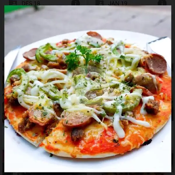 Pizza Meatlover | Kedai Bamboe Cafe, Tugu Macan