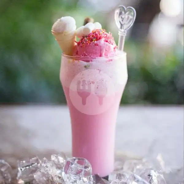 Milkshake Strawberry | Krisna Gallery & Resto, Denpasar