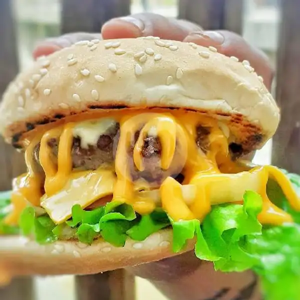 Triple Cheese Moza Chick | Vidy Burger & Kebab, Renon