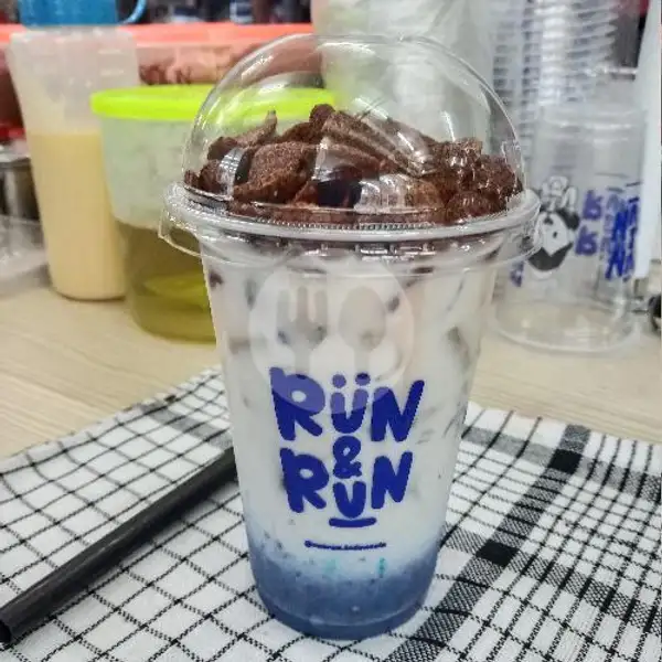 Double Vanilla Blue With Coco Crunch | Run & Run Signature Drink, Segaran