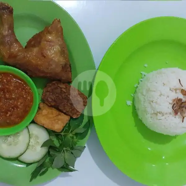Ayam Penyet + Nasi | Nyam...nyam Coffee, Ruko Panbil