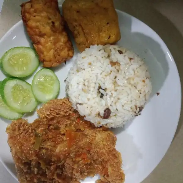 Nasi Tutug Oncom + Ayam Geprek Baraya | Kupat Tahu Baraya & Ayam Serundeng/Geprek Khas Singaparna, Pagarsih