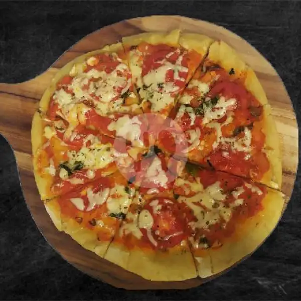 Large Margherita Pizza | Wann's kitchen