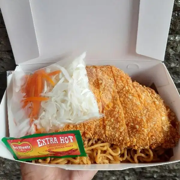Chicken Katsu Indomie | YamYam Cilacap, Rinenggo Asri