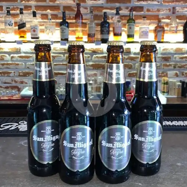 Paket 4 Botol San Miguel Negra 330Ml | Beer & Co, Legian