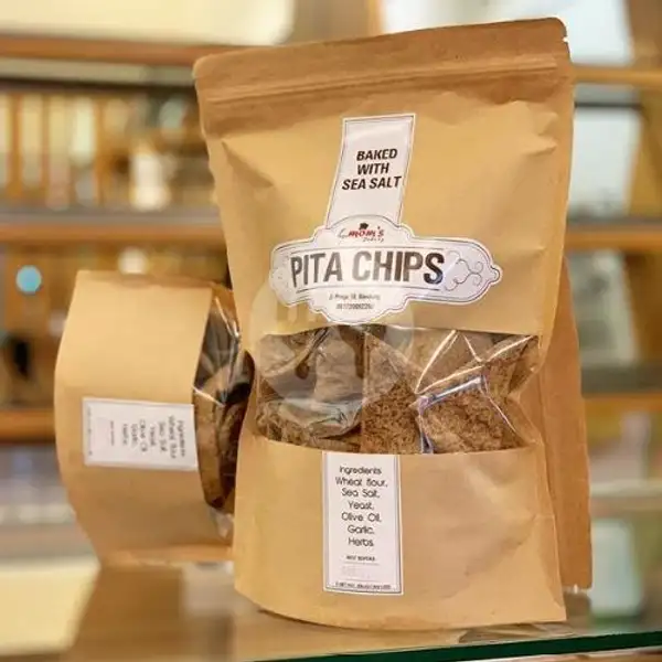 Pita chips flaxseed | Greens and Beans Resto, Bahureksa