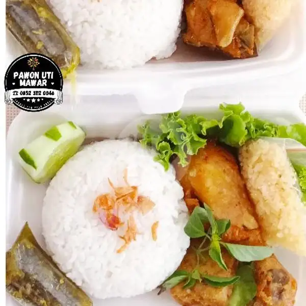 PAHE Nasi Ayam Goreng Kremes+Minuman Jeruk Manis | Pawon Uti Mawar, Patrang