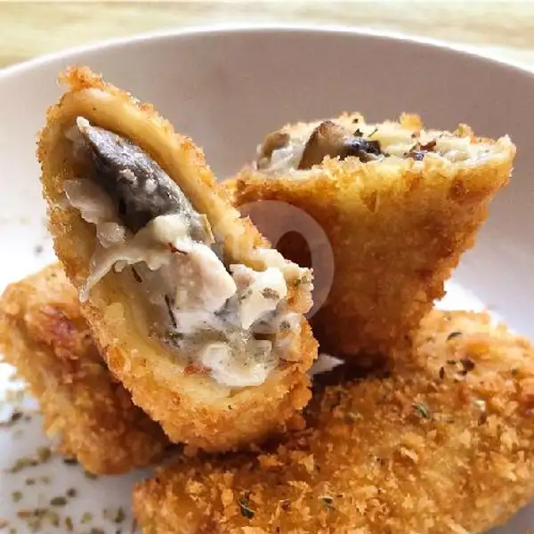 Risol Chicken Mushroom (5pcs) | Griya Risoles & Lumpia, Denpasar