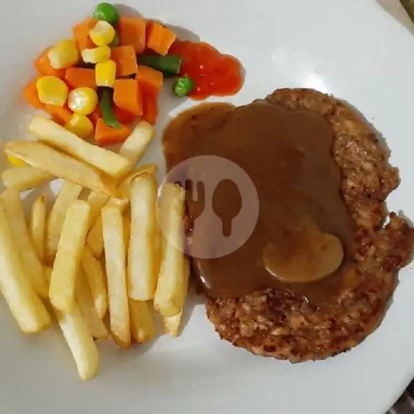 Steak Patty Ayam Nyuss | Burger Yola 