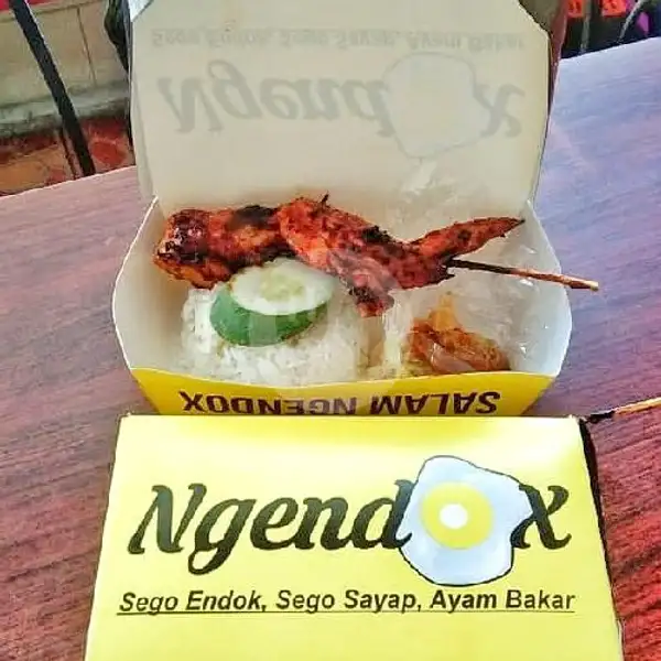 Sego Endog + Sayap Bakar/goreng | Ngendox, Tambaksari
