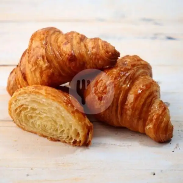 Croisant Beef And Cheese 60gr | Verve Bistro & Coffee Bar, Pemuda