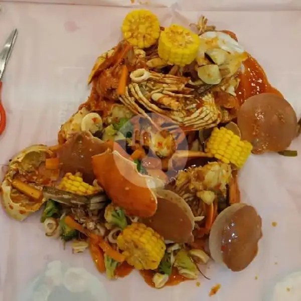 Titan Royal Combo (3-4 Org) | Kepiting Lobster - King Crab Seafood, Sudirman Street