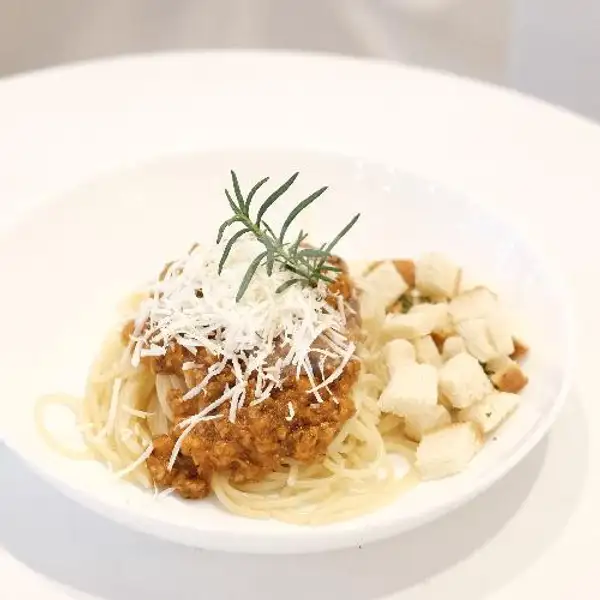 Spaghetti Bolognese with Crutons | Bird Tea Gallery, Papa Kuning