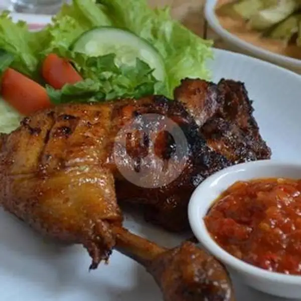 Paket Ayam Goreng/bakar + Nasi + Sambal Goreng + Es Teh Tawar | Ayam geprek incess, Gading Serpong