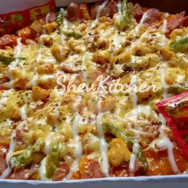 Pizza Mix Ayam + Sosis Mozzarella MEDIUM Size 22. | Pizza & Ayam Penyet Shev Kitchen, Kepudang Barat