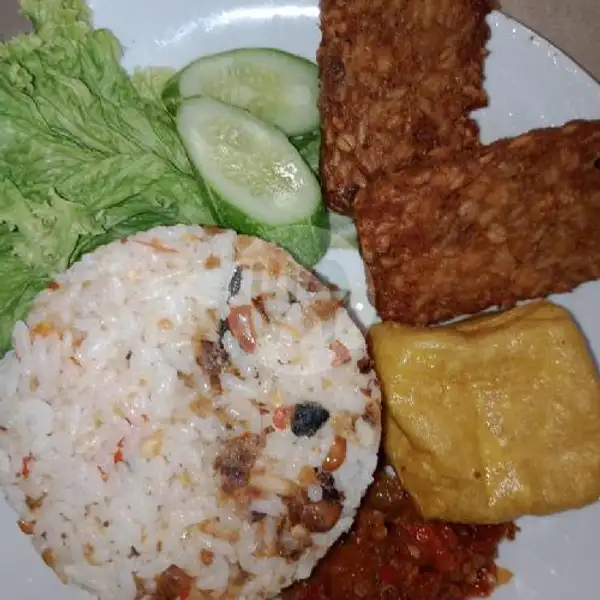 Nasi Tutug Oncom Paket Sederhana | Kupat Tahu Baraya & Ayam Serundeng/Geprek Khas Singaparna, Pagarsih