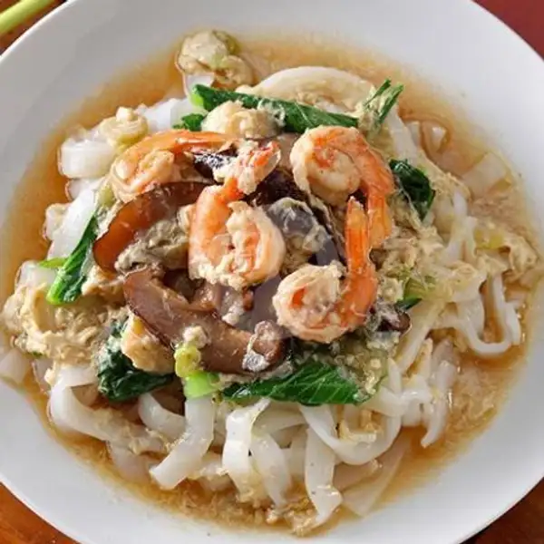 Kwetiau Seafood Kuah+Telor | Geprek Tahu Gimbal Dua Putri