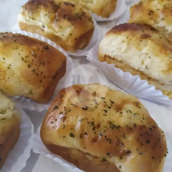 Cream Cheese Garlic Bread - Ready 0 Packs | Hani Pao, Gading Serpong