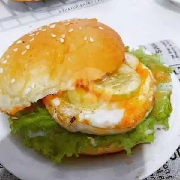 Burger Ayam + Telur + Keju | Burger Kitty, Panglima Aim