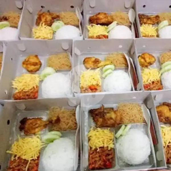 Nasi Campur | Martabak Jadul Minyak Gajeh Bu Indah, Sukun