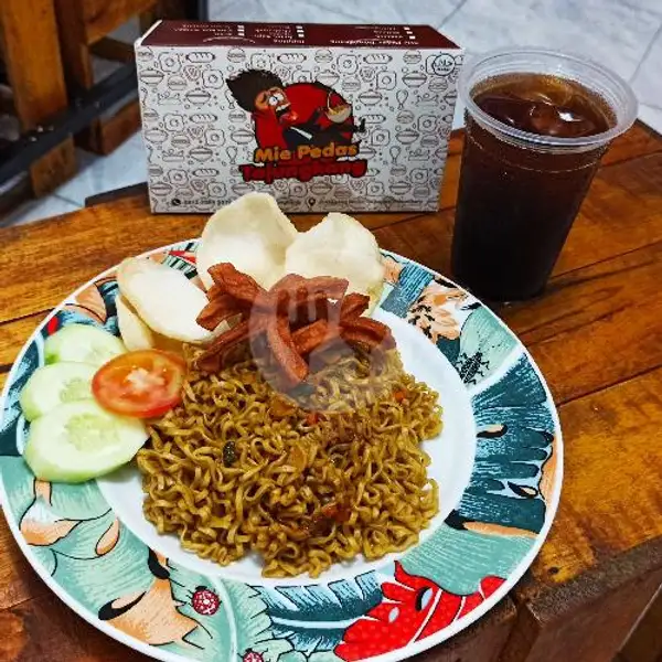 2 Mie Tajungkang Sadang Sosis + 2 Lycee Tea Ice | Mie Pedas Tajungkang Sanduak Tampuruang, Pekanbaru