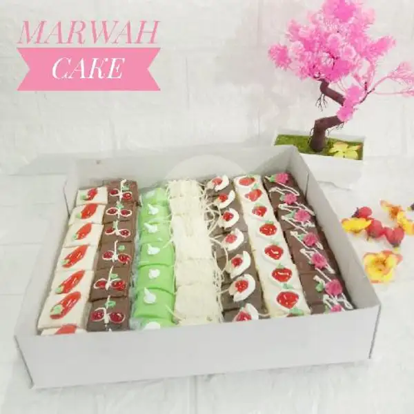 Kue Tart Box Kombinasi | KUE ULANG TAHUN MARWAH