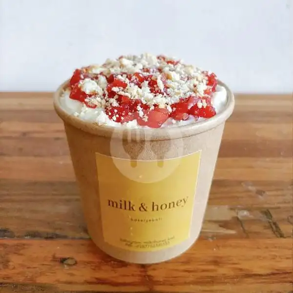 Banana pudding (Strawberry) 12onz | Milk & Honey Bakery, Denpasar