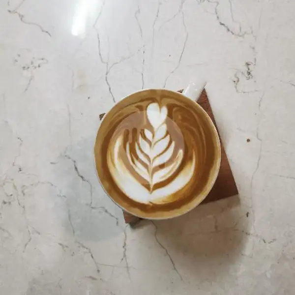 Caffe Latte Hot | Jumpstart Coffee, Denpasar Selatan