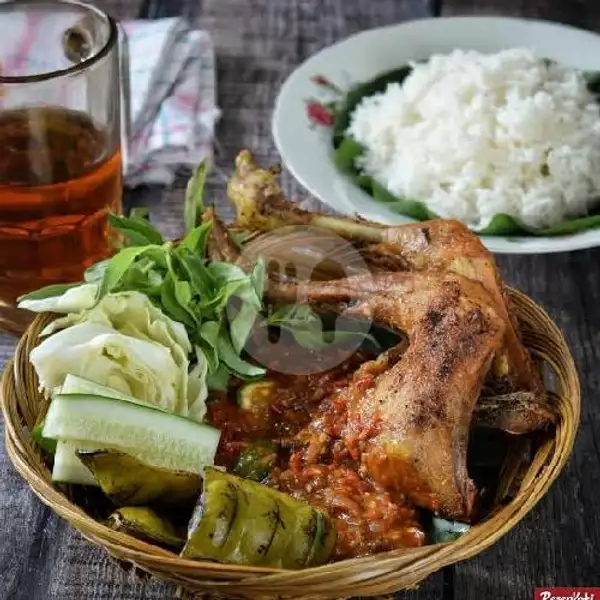 Ayam Ungkep Lalapan Sunda FREE LEMON TEA SETIAP PEMBELIAN 2 PAX | Blue Kitchen