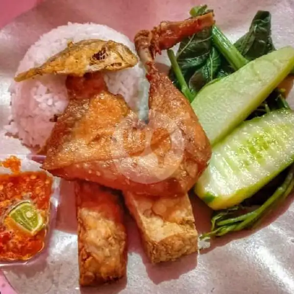 Nasi Tempong Ayam Paha goreng | Warung Pink Tempong, Teuku Umar