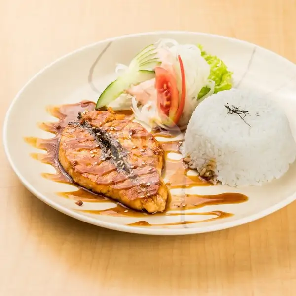 Grilled Salmon | Desushi Restaurant, Pattimura