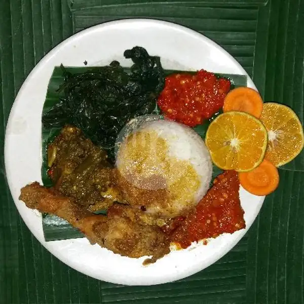 Nasi + Ayam Rendang + Tempe + Sayur + Sambal | Warung Inang Masakan Padang, Tukad Banyusari
