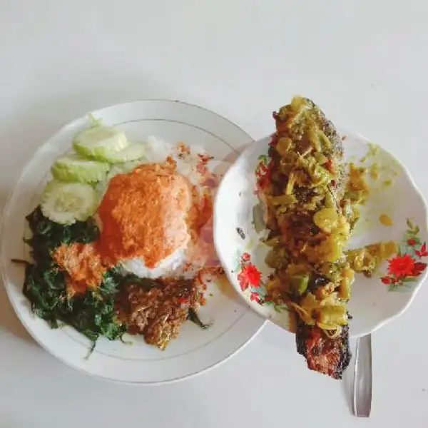 Nasi Ikan Mas Bakar Sambal Ijo | Rm. Kartika Bundo Masakan Padang, Karet Pasar Baru Timur 5